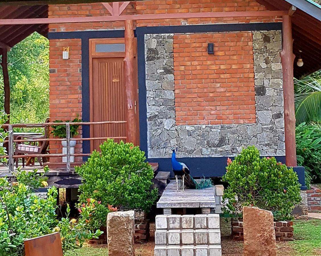 Saji-Sami Hotel Анурадхапура Екстериор снимка